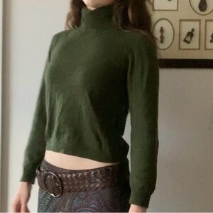 Elegant Forest Green Turtleneck Sweater